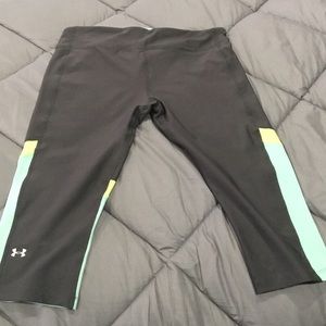Under armour compression heat gear work out pants.